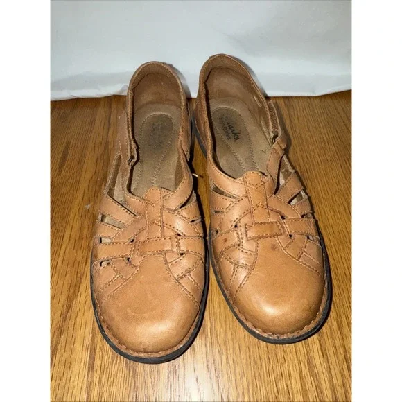 Clarks NIKKI COMMON Leather Sandal‎  Slip-On Flat Brown/Tan 6 M - Picture 2 of 7